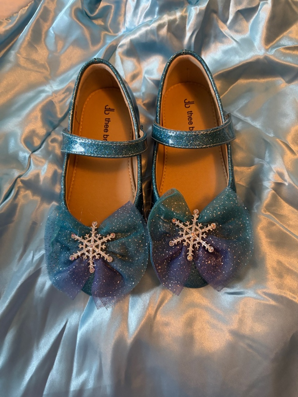 Barely Worn sz. 1 Girls' Teal Glitter Mary Jane Dress Shoes with Snowflakes